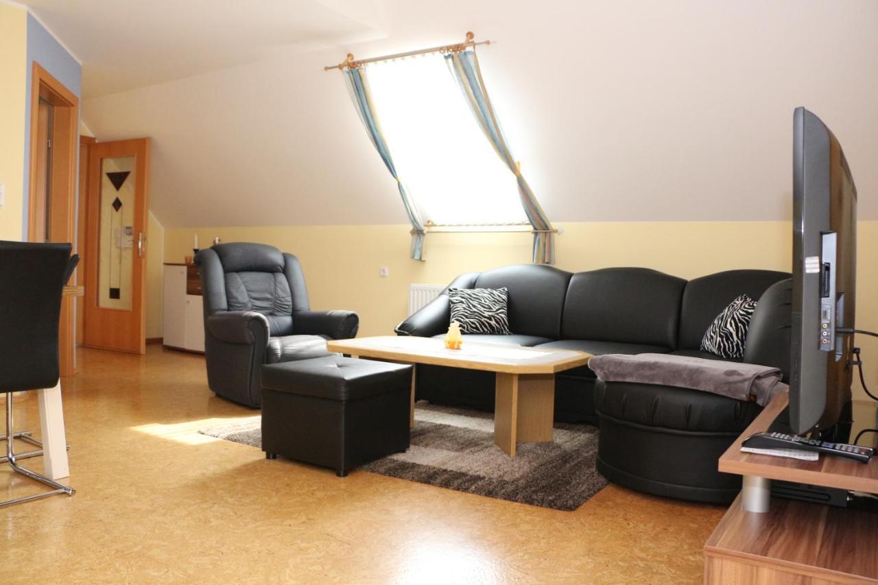 Ferienwohnung Moni Geiseldorf エクステリア 写真