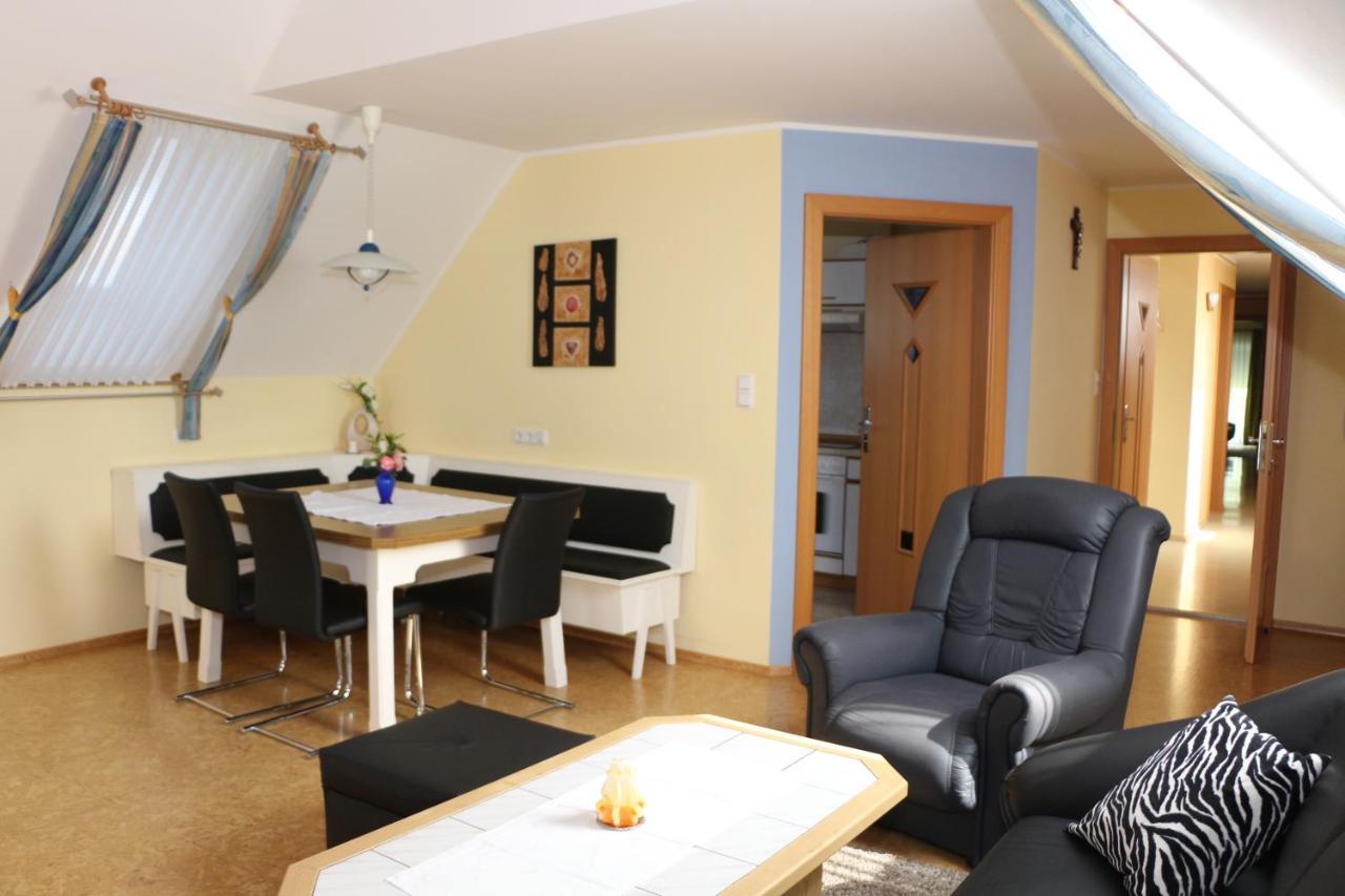 Ferienwohnung Moni Geiseldorf エクステリア 写真