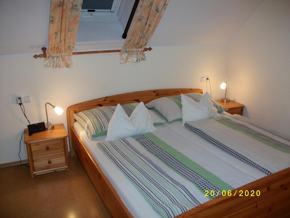 Ferienwohnung Moni Geiseldorf エクステリア 写真