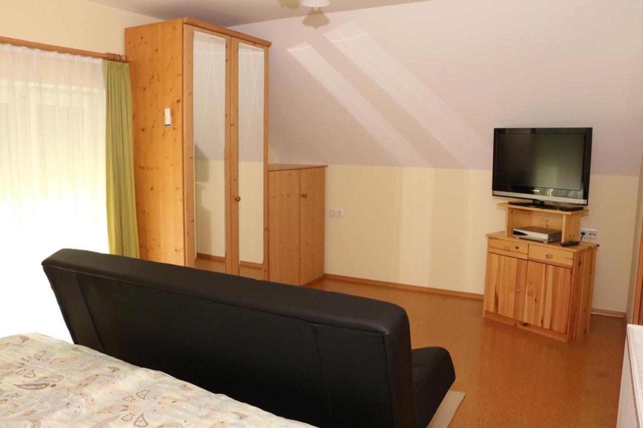 Ferienwohnung Moni Geiseldorf エクステリア 写真